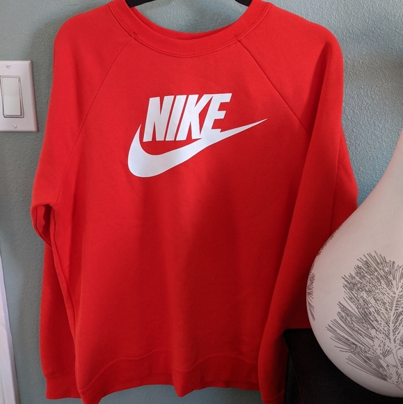 Worn once Nike sweatshirt - Picture 2 of 6